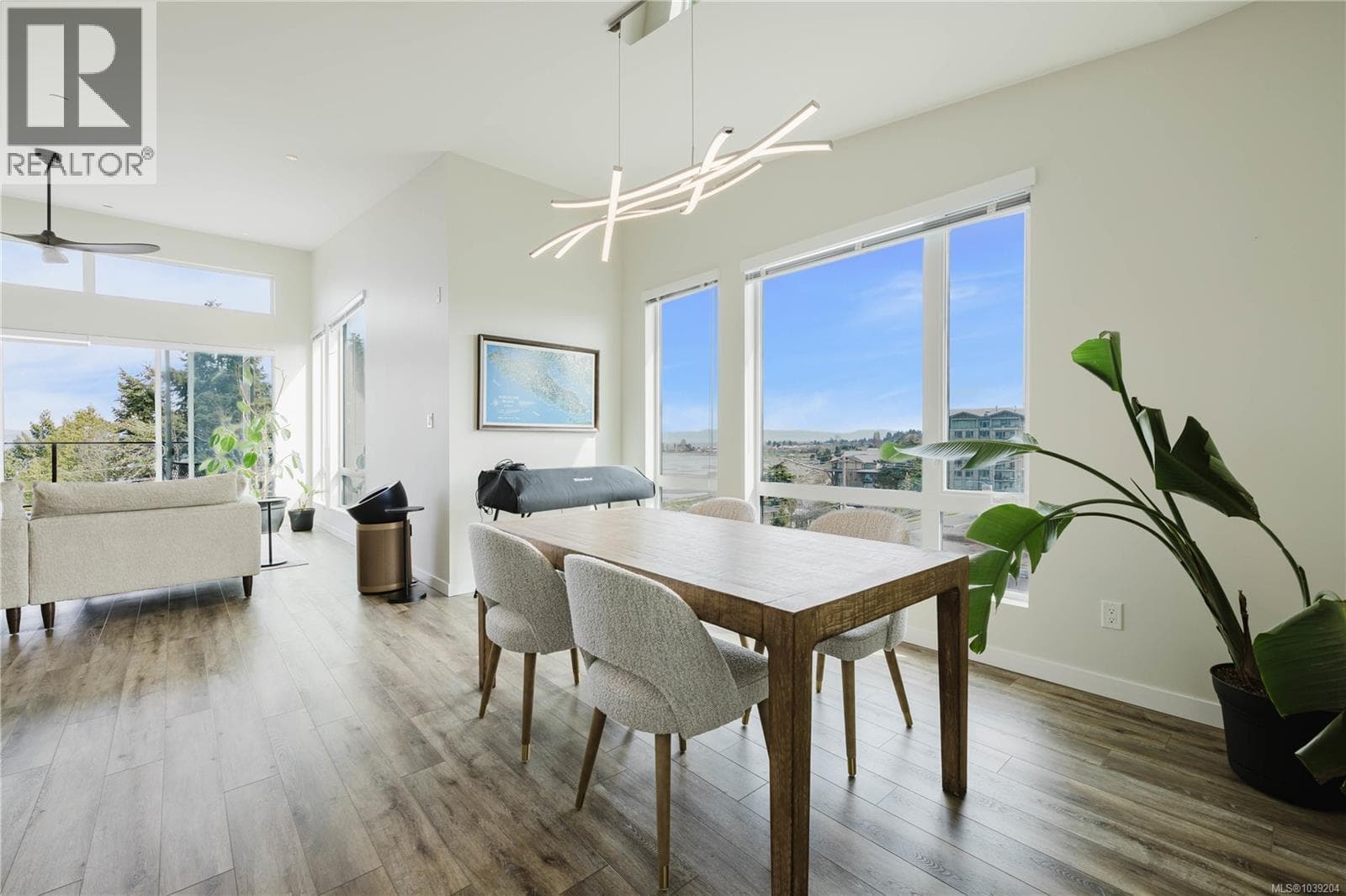 402 100 LOMBARDY STREET, Victoria — photo 4