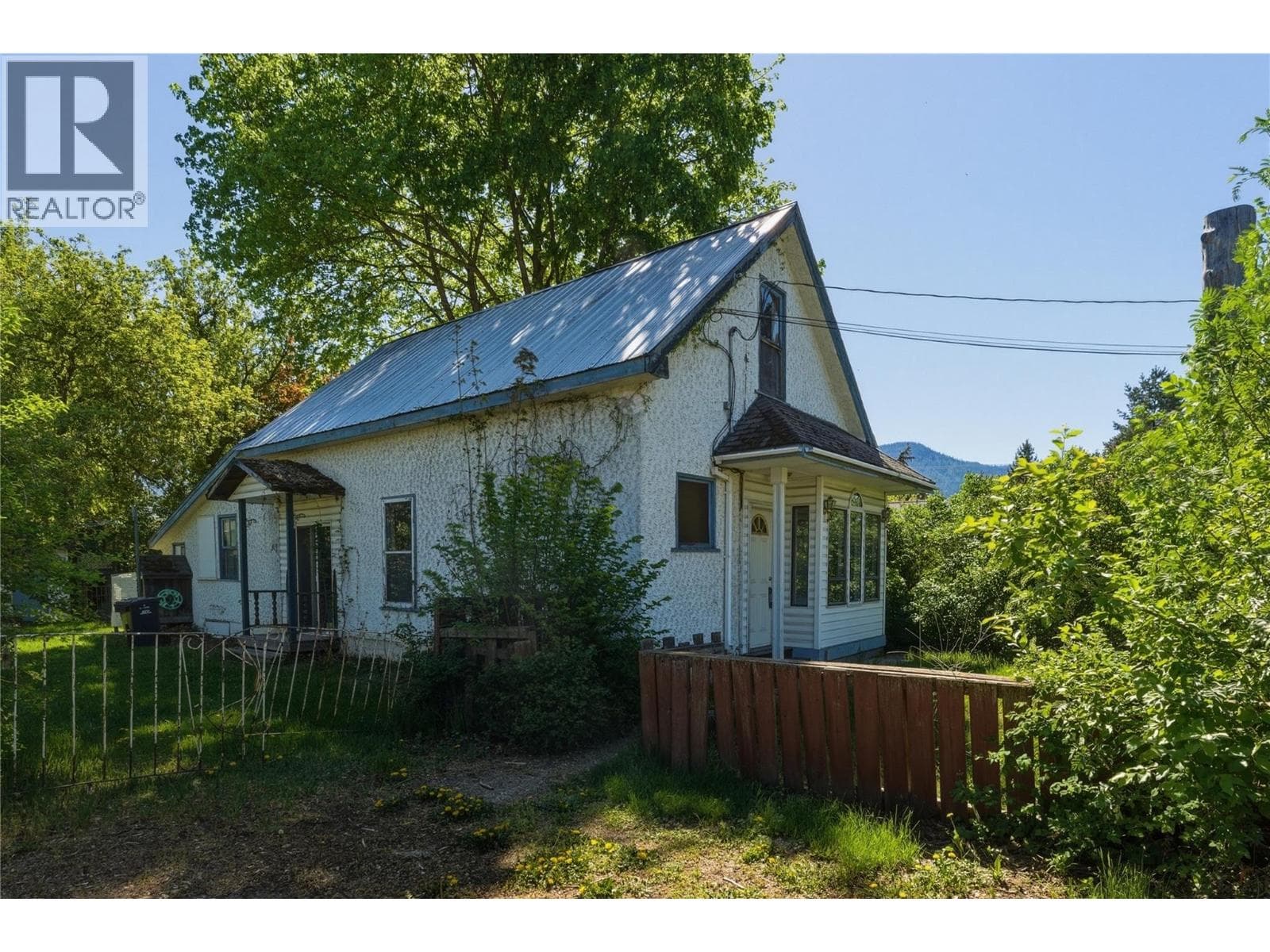 2850 Jarvis Street, Interior REALTORS® — photo 3