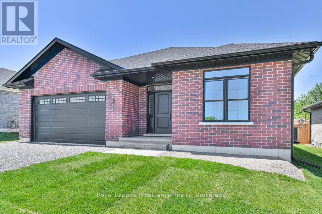 8 DUNMOR STREET, Central Lakes — photo 3