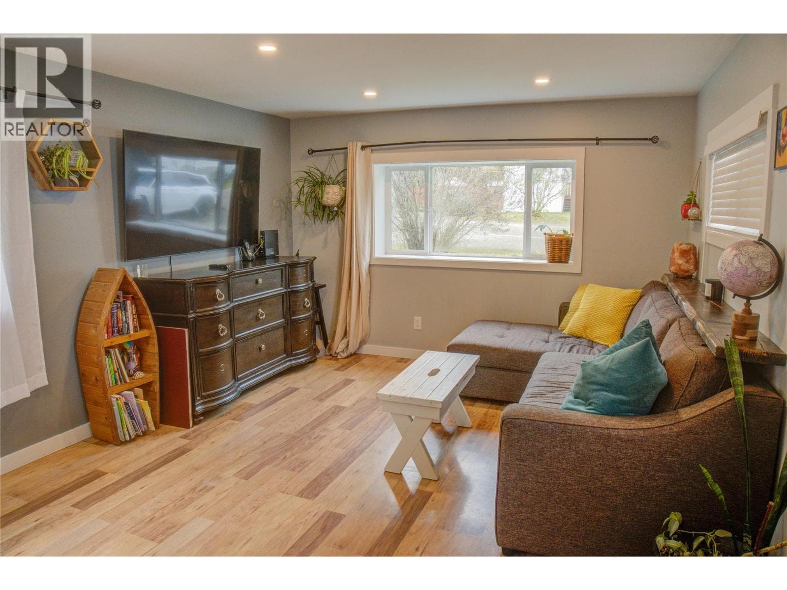 3063 Hornsberger Road Unit# 6, Interior REALTORS® — photo 5