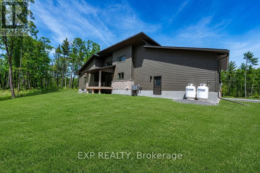 57 LONGLEAF WAY, Renfrew County — photo 3