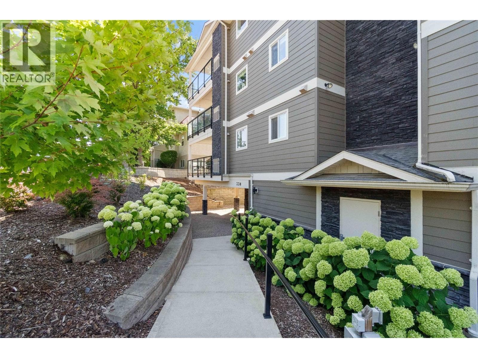 330 4 Avenue SE Unit# 202, Interior REALTORS® — photo 5