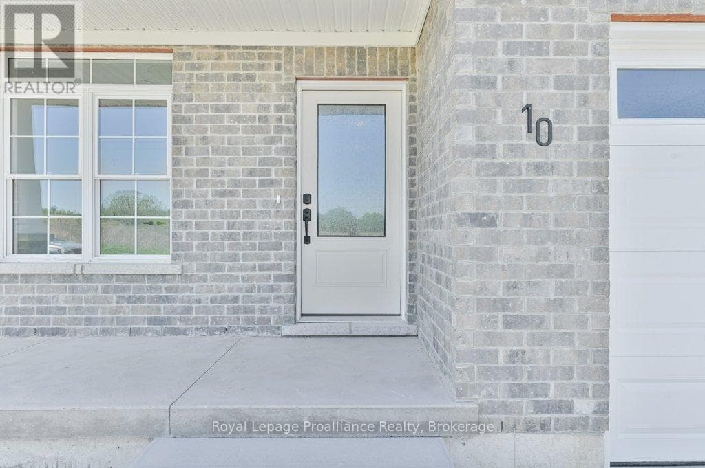 10 DUNMOR STREET, Central Lakes — photo 5