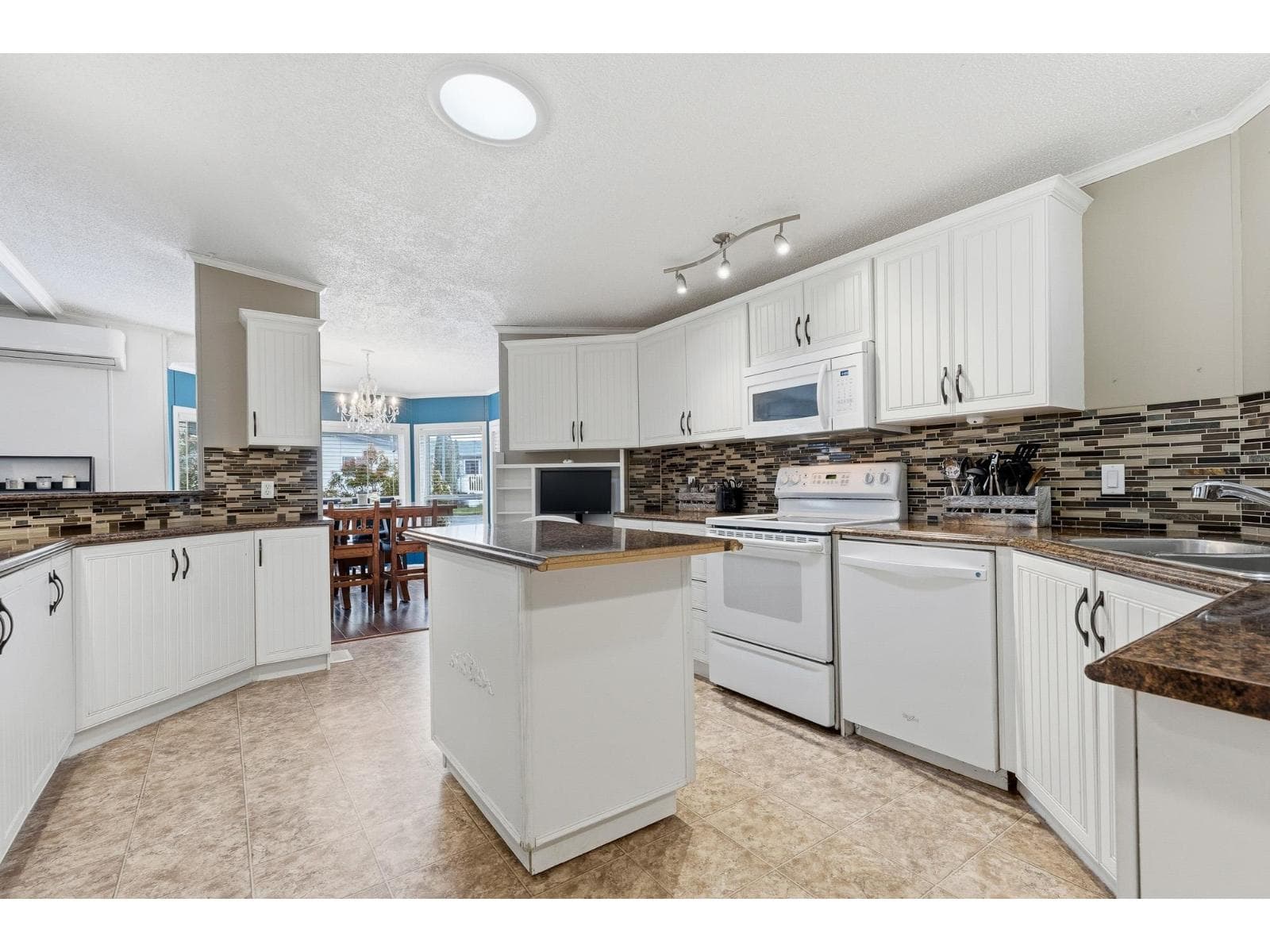 11 44565 MONTE VISTA DRIVE, Sardis South, Chilliwack — photo 2