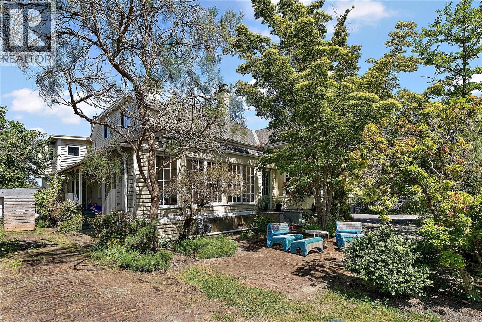 1736 HAULTAIN STREET, Victoria — photo 3
