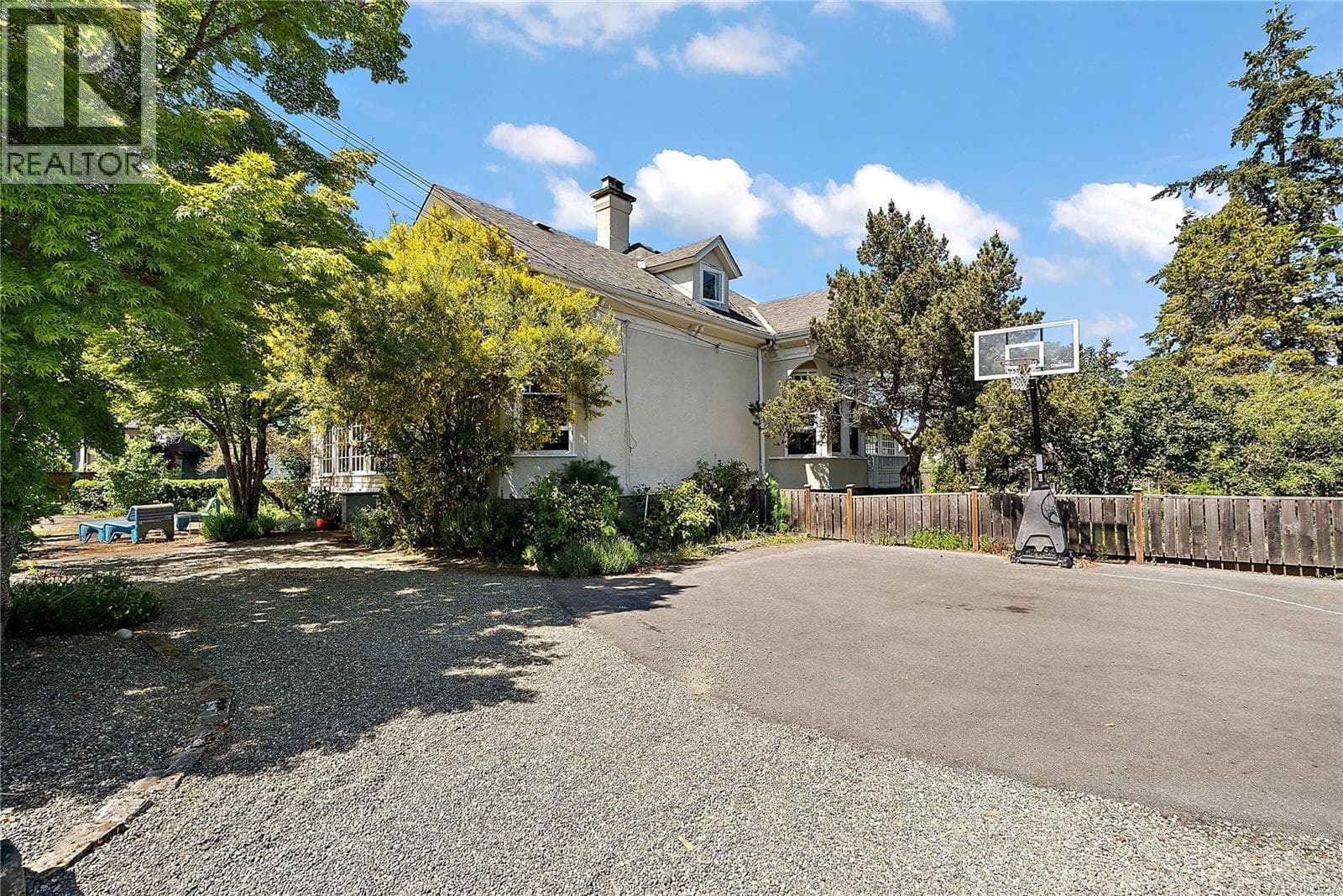 1736 HAULTAIN STREET, Victoria — photo 5