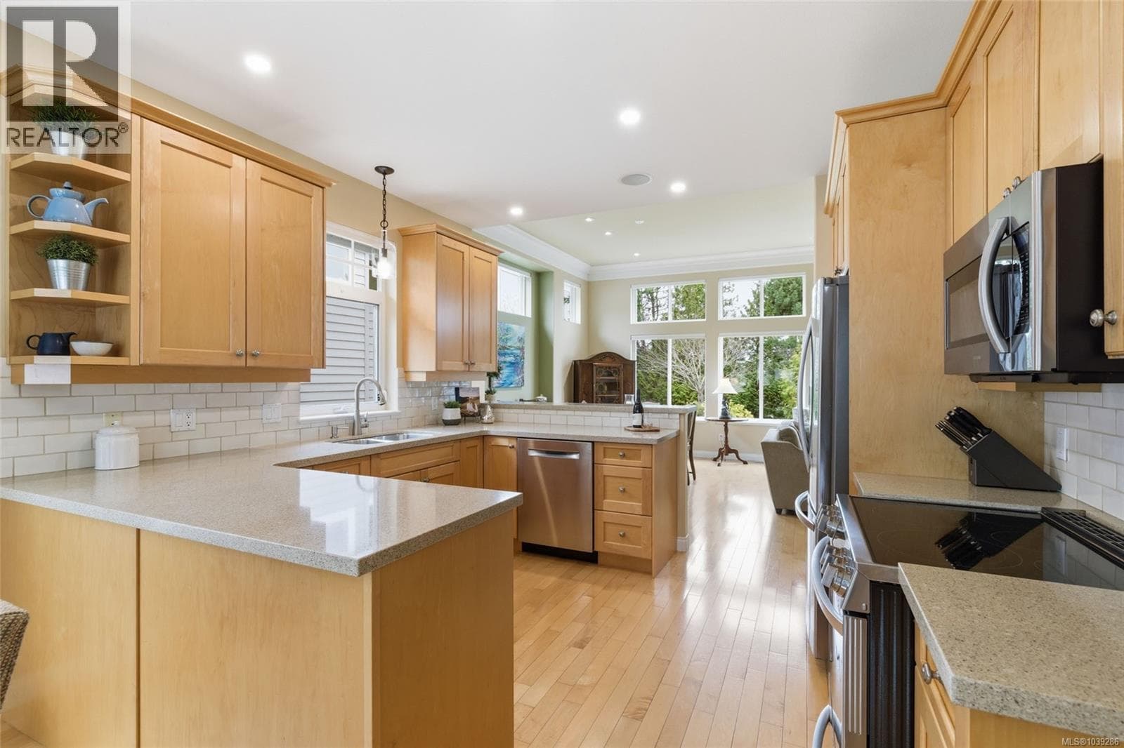 1403 Cape Cod Dr, Vancouver Island — photo 3