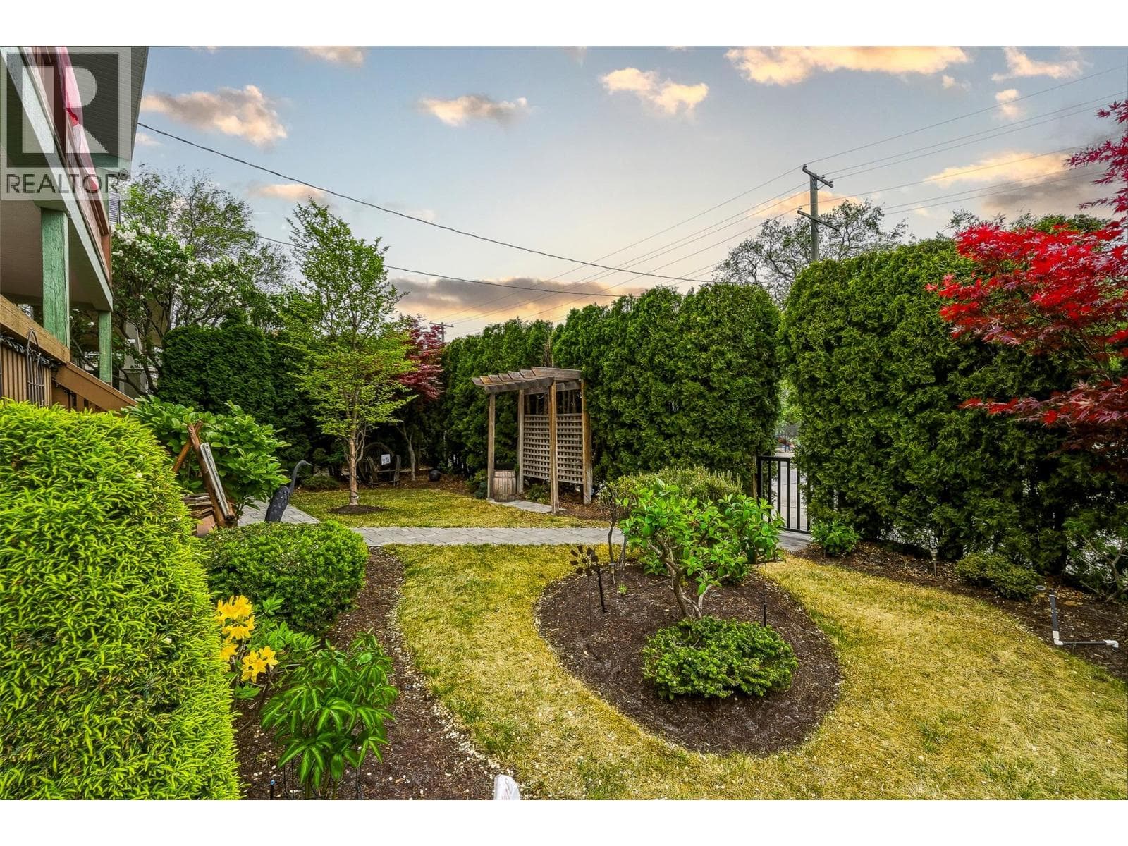 1127 COLUMBIA STREET, Interior REALTORS® — photo 4