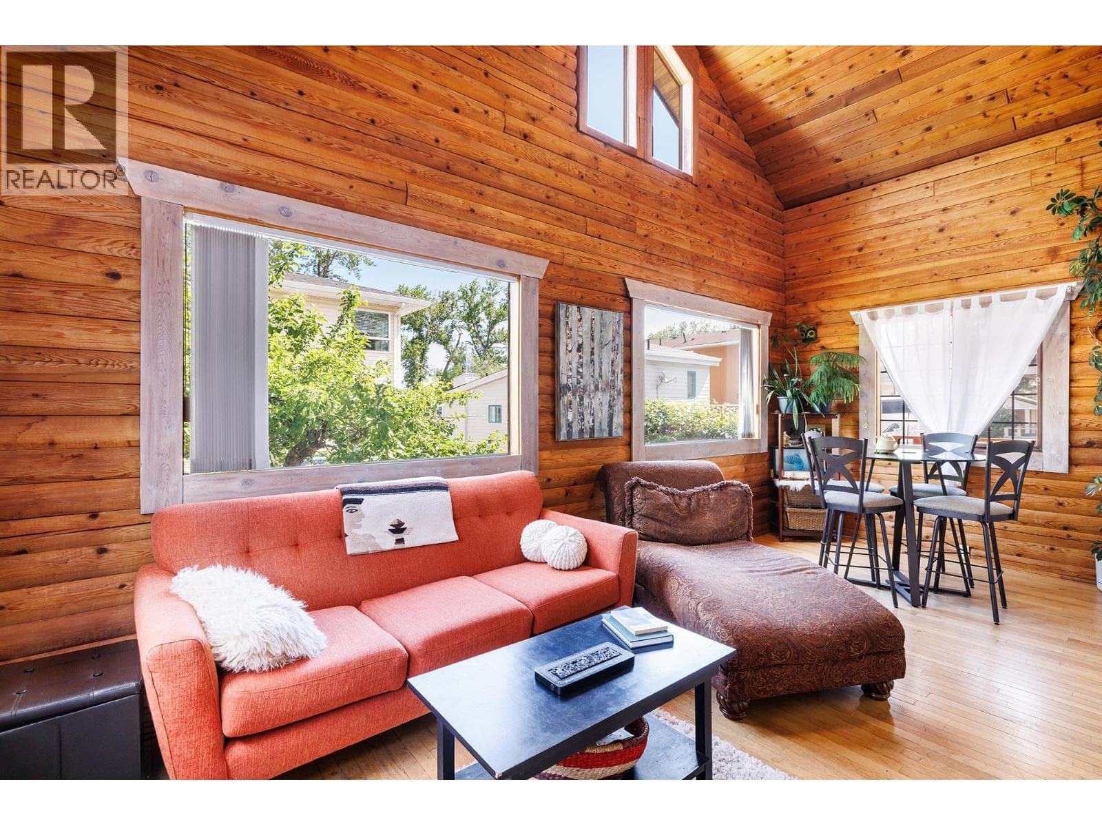 73 Elk Street, Interior REALTORS® — photo 4