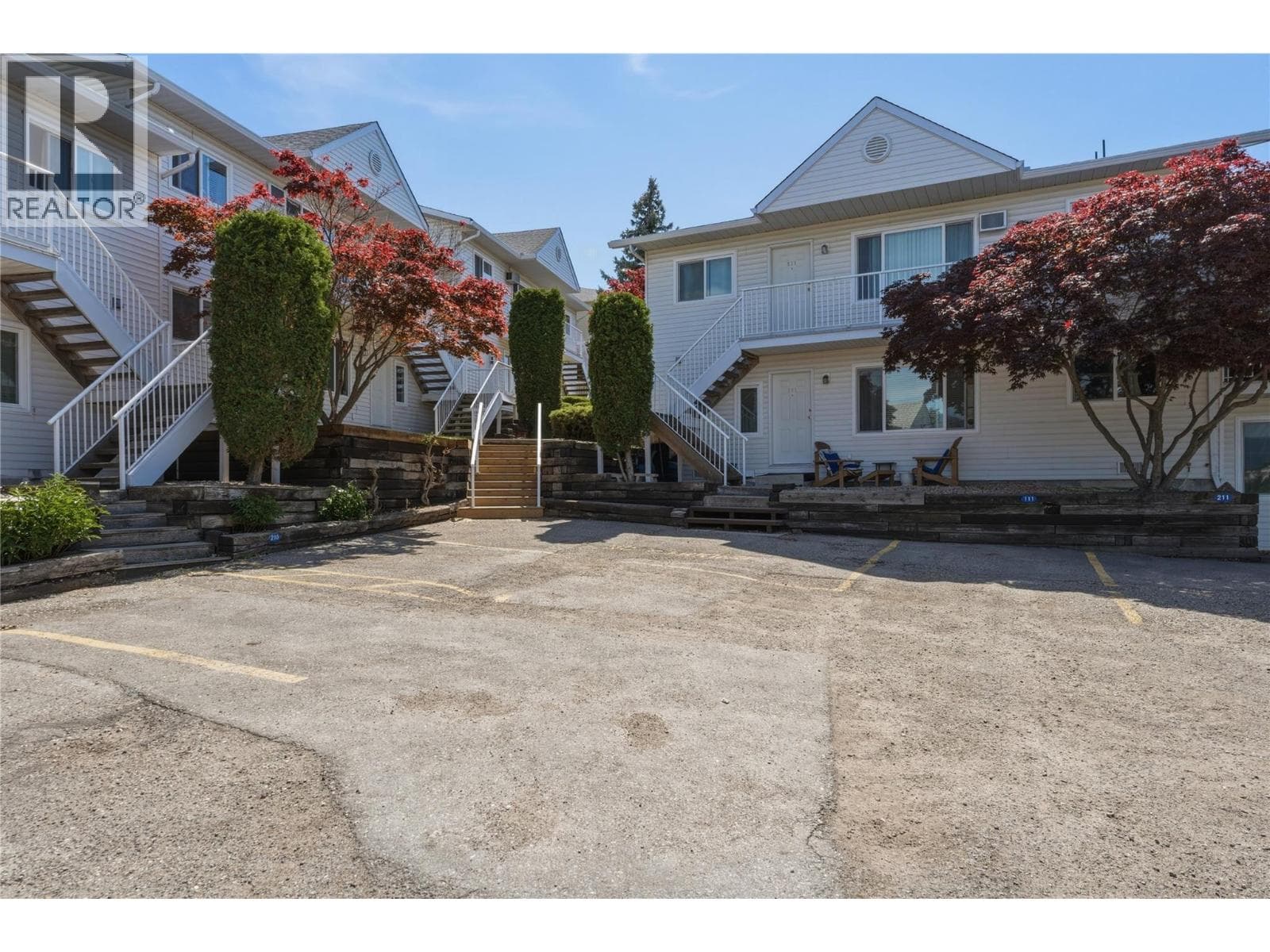 4305 Bellevue Drive Unit# 211, Interior REALTORS® — photo 2