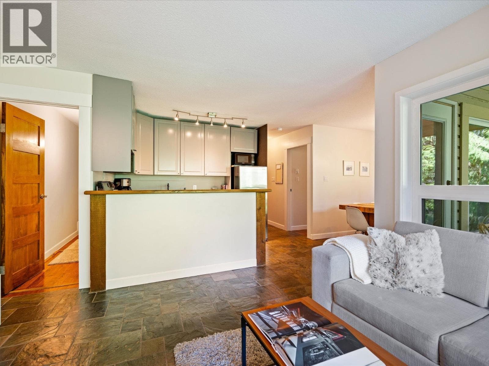 1 2240 GONDOLA WAY, Greater Vancouver — photo 3