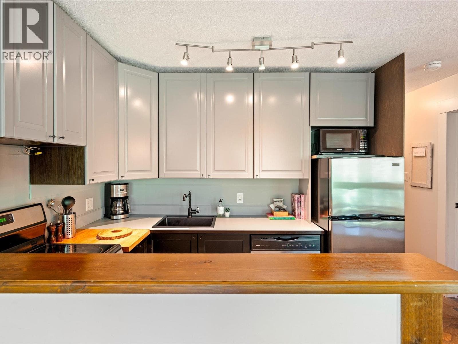 1 2240 GONDOLA WAY, Greater Vancouver — photo 4