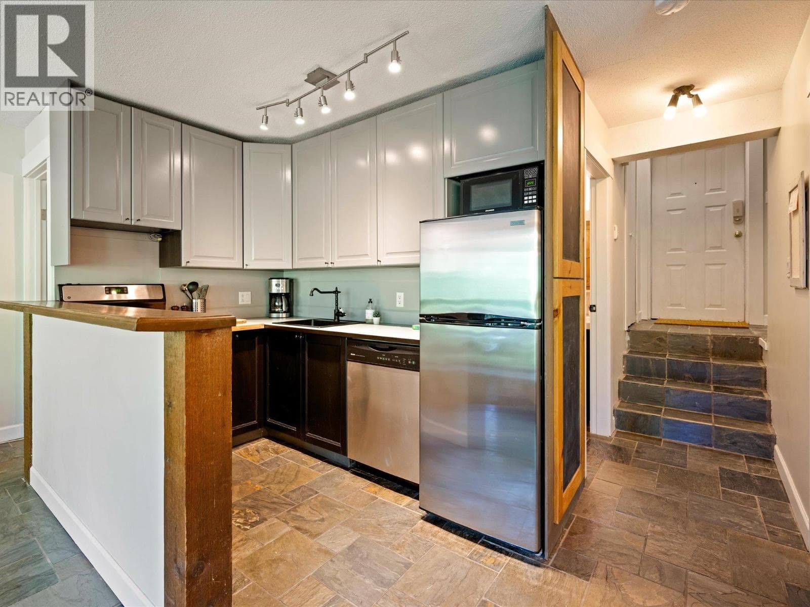 1 2240 GONDOLA WAY, Greater Vancouver — photo 5