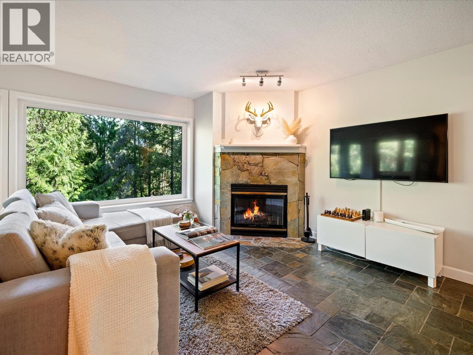 1 2240 GONDOLA WAY, Greater Vancouver — photo 2
