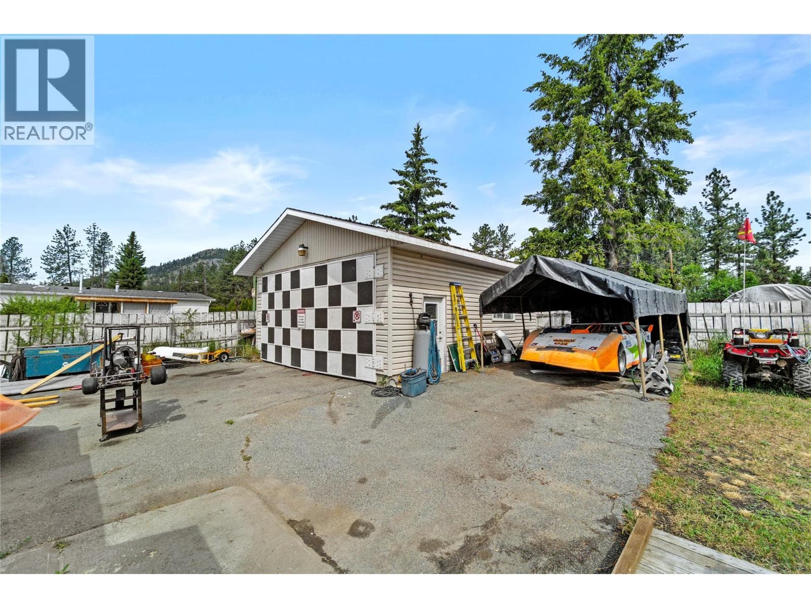 419 DODDING AVENUE, Interior REALTORS® — photo 2
