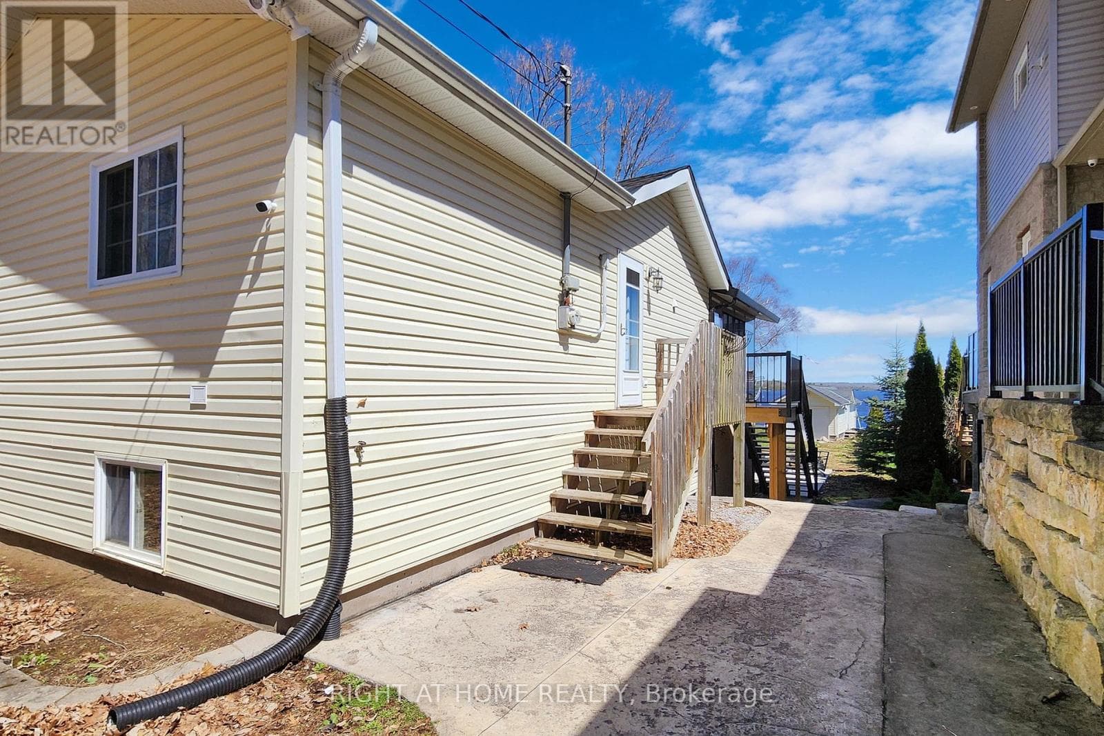36 HILLS ROAD, Toronto — photo 4