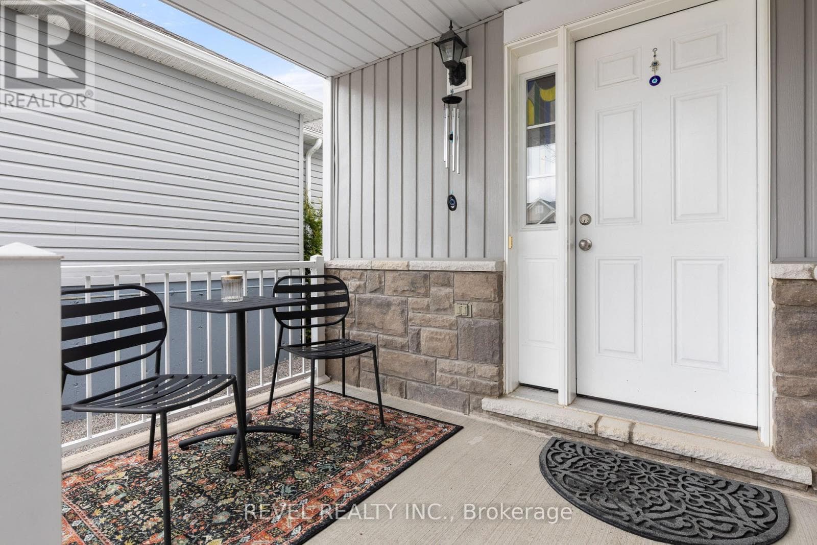 47 LISBETH CRESCENT, Central Lakes — photo 3