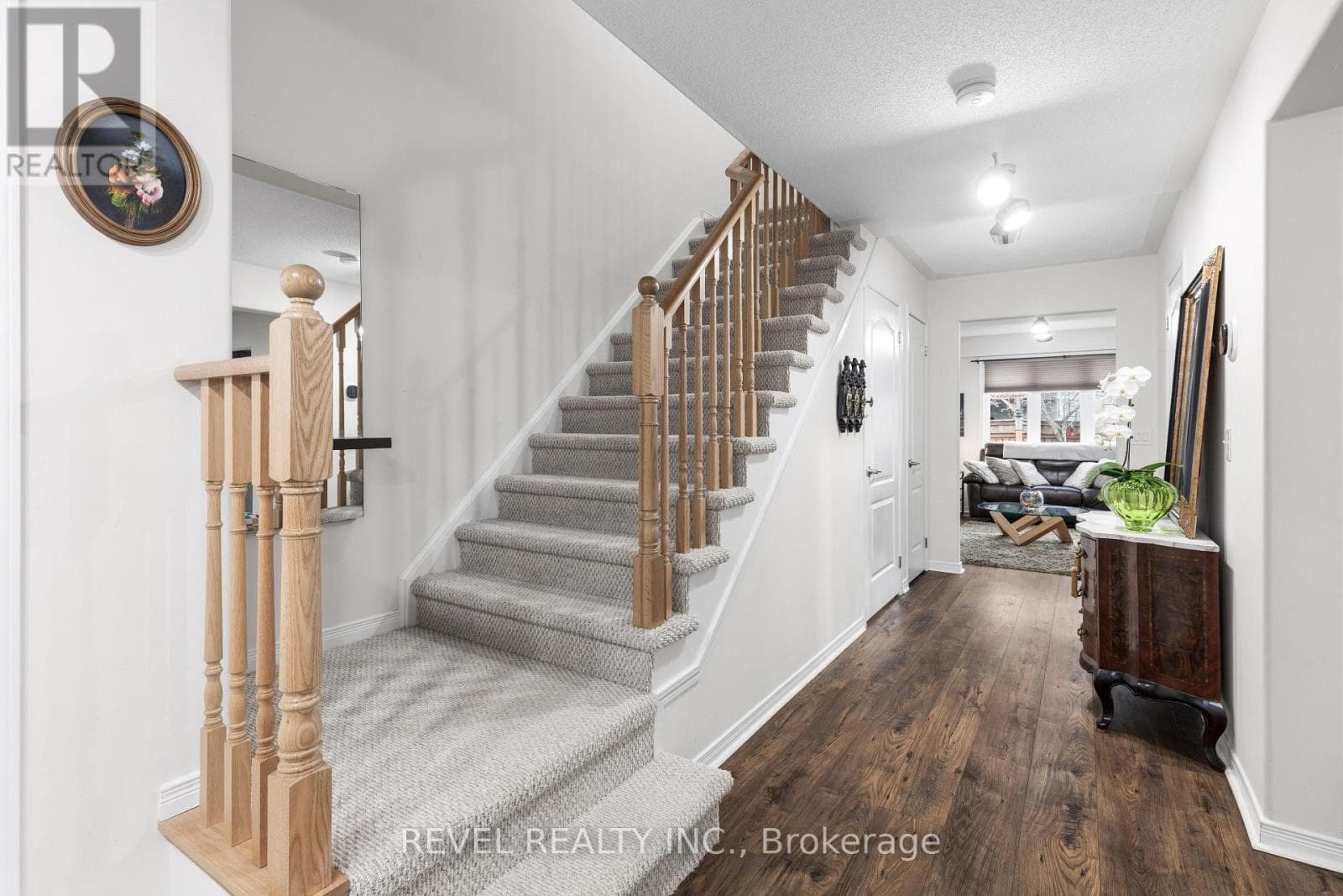 47 LISBETH CRESCENT, Central Lakes — photo 4