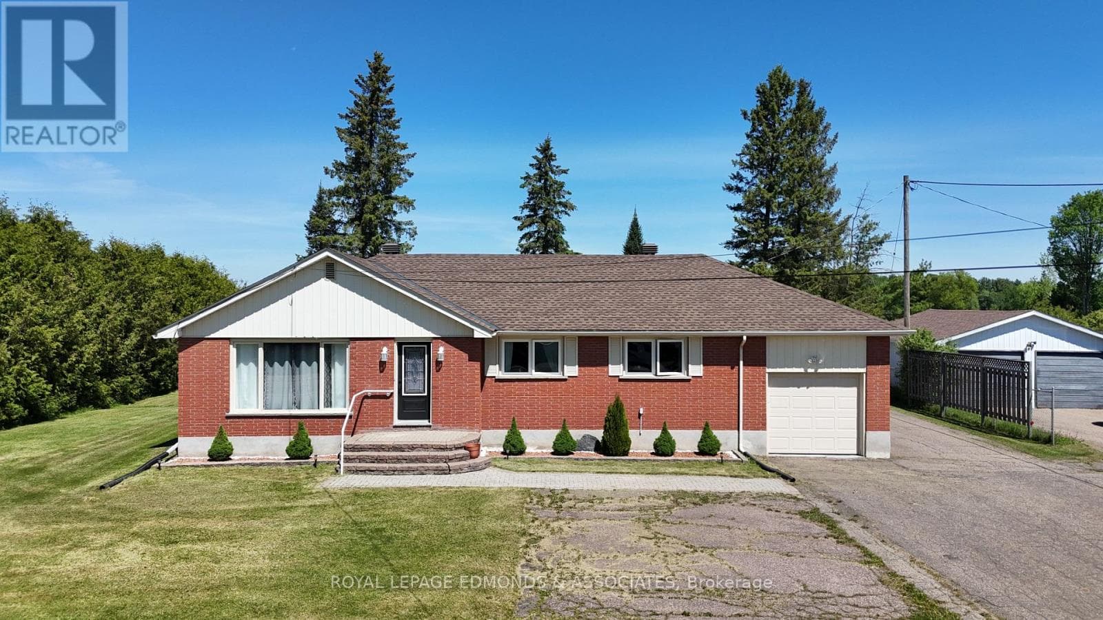 11837 ROUND LAKE ROAD, Renfrew County — photo 2