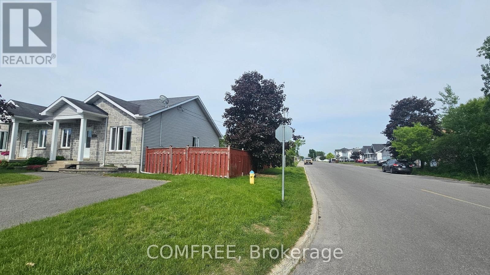 410 MARC ANDRE STREET, Ottawa — photo 2