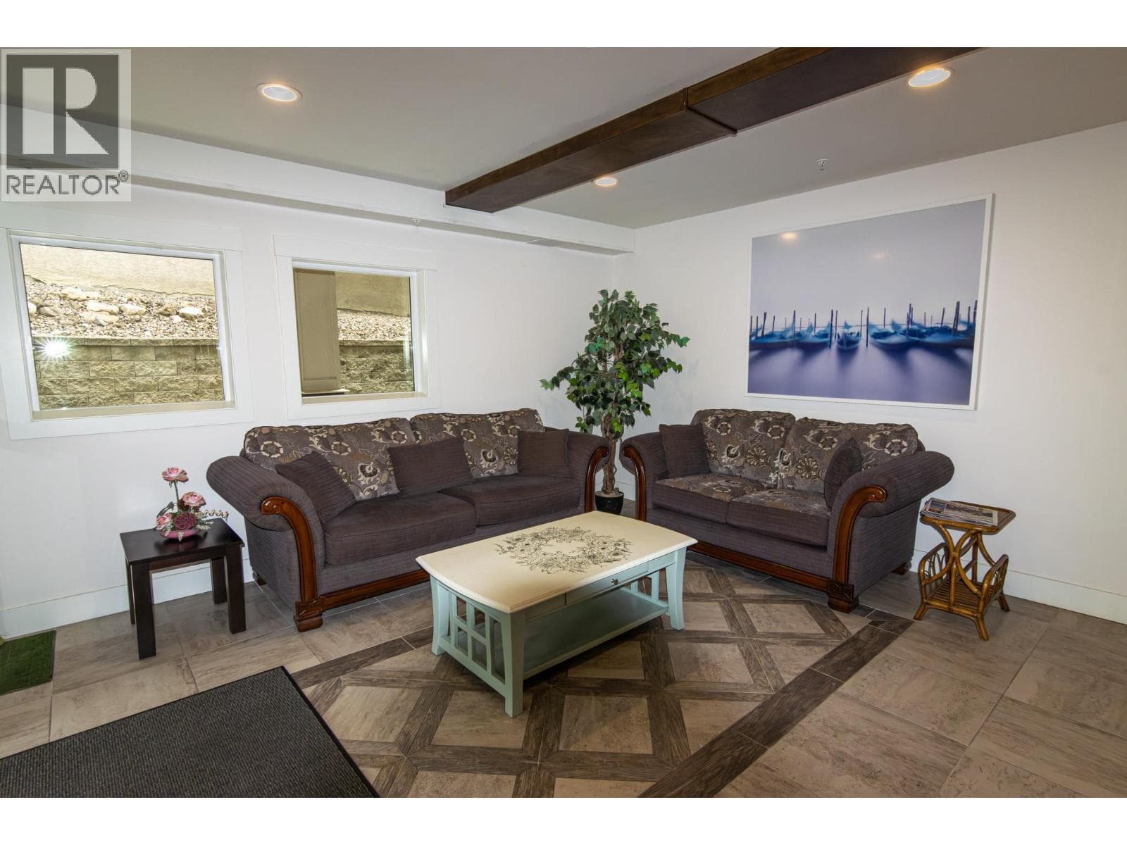 330 4 Avenue SE Unit# 402 Lot# 330, Interior REALTORS® — photo 3