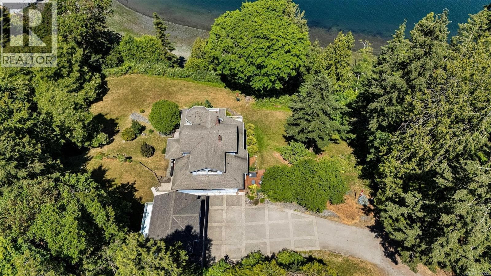 1231 Sutherland Dr, Vancouver Island — photo 3