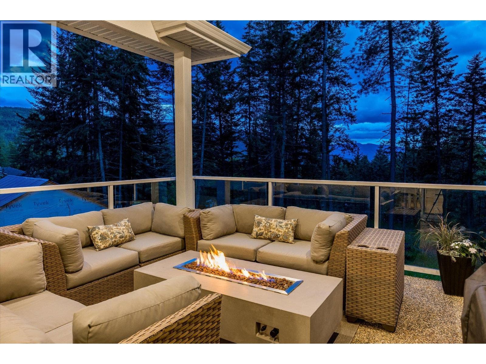 7844 CHEW ROAD, Interior REALTORS® — photo 3