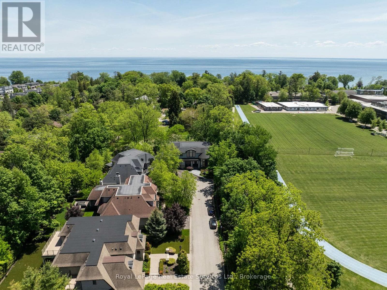 456 LAKESHORE ROAD WEST, Oakville-Milton — photo 2