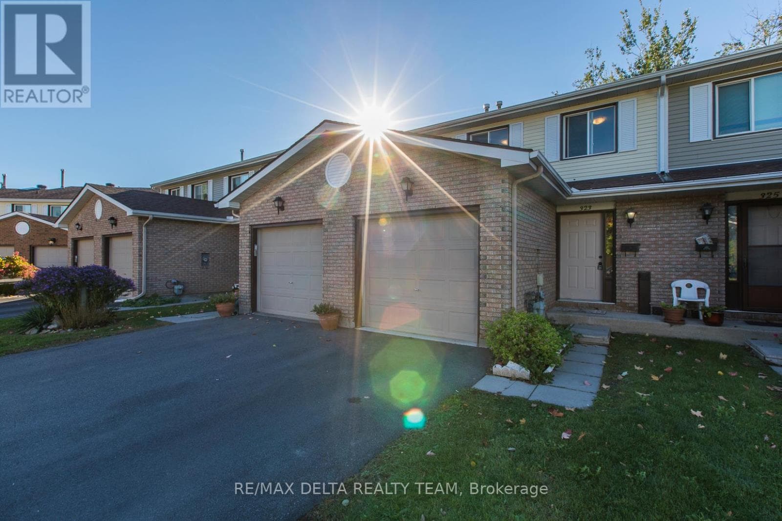 8 - 323 MONICA CRESCENT, Ottawa — photo 2