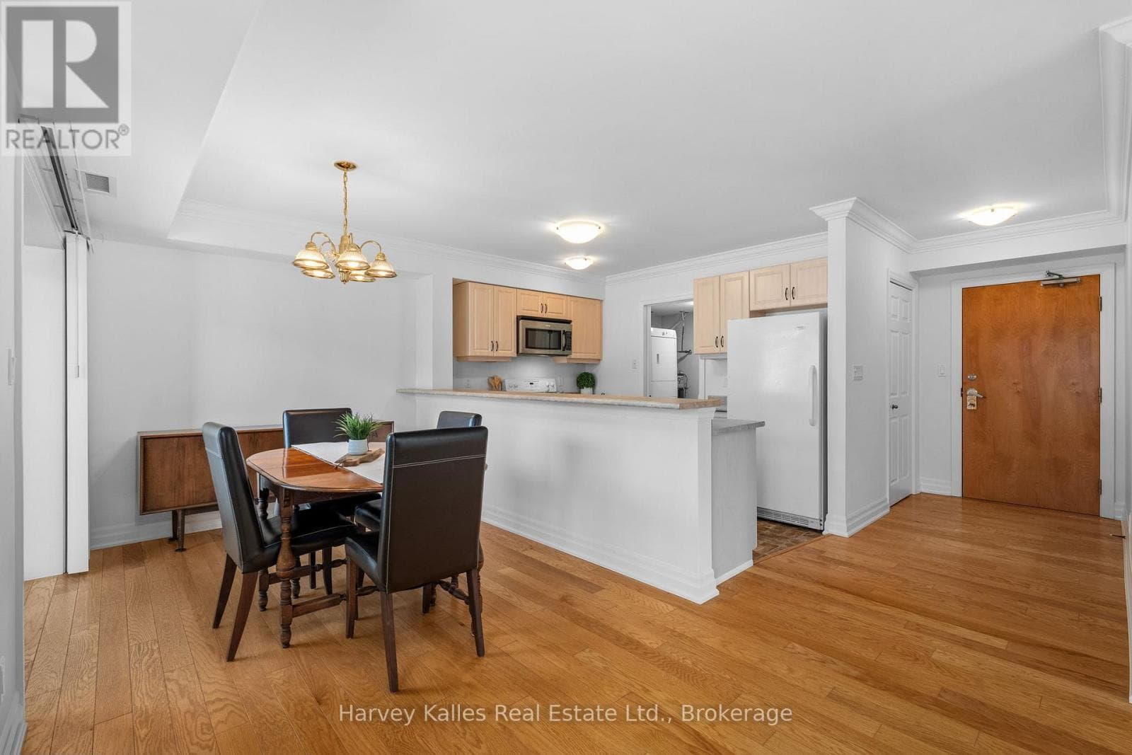 205 - 26 DAIRY LANE, OnePoint — photo 4