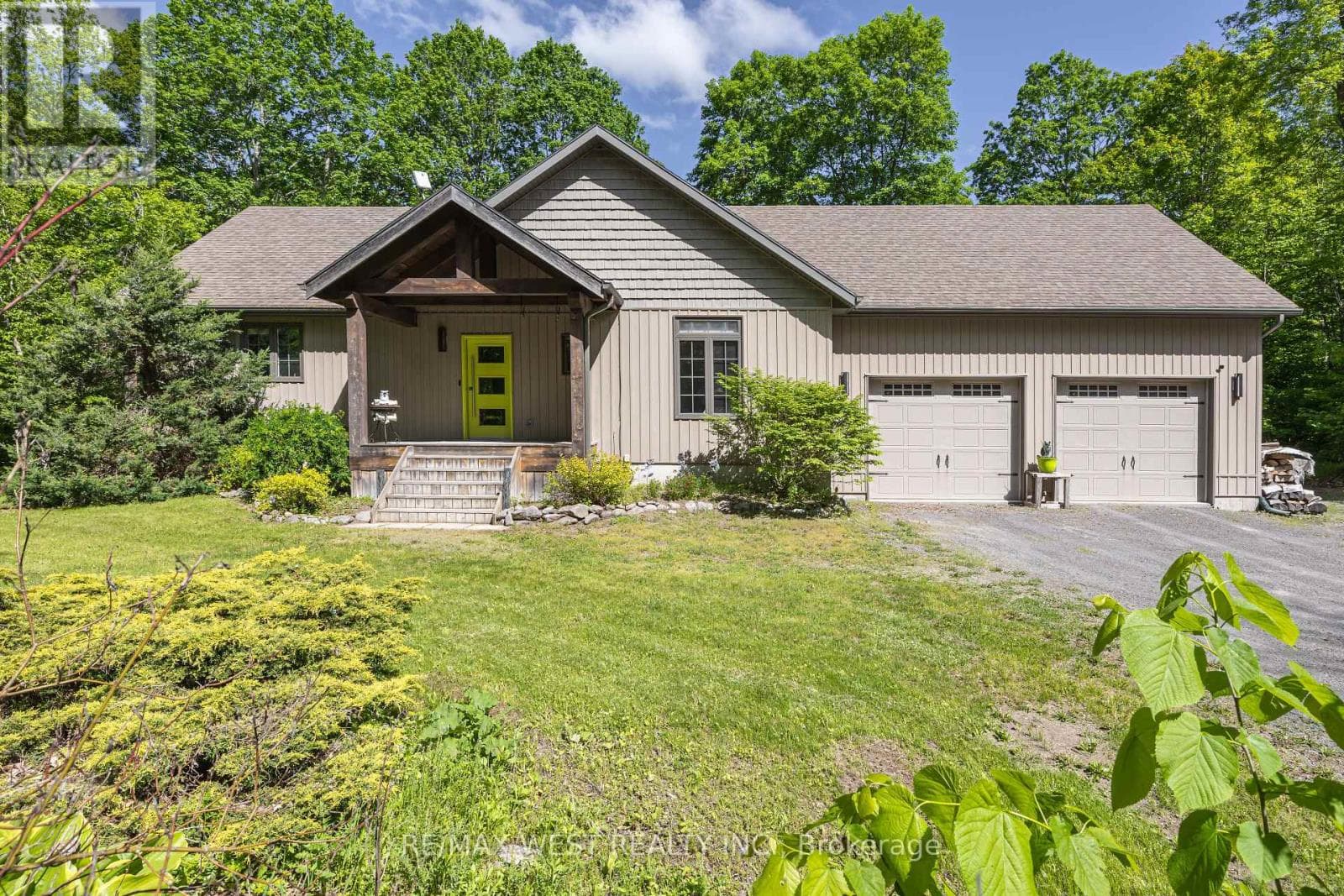 215 FLATROCK ROAD, Toronto — photo 2