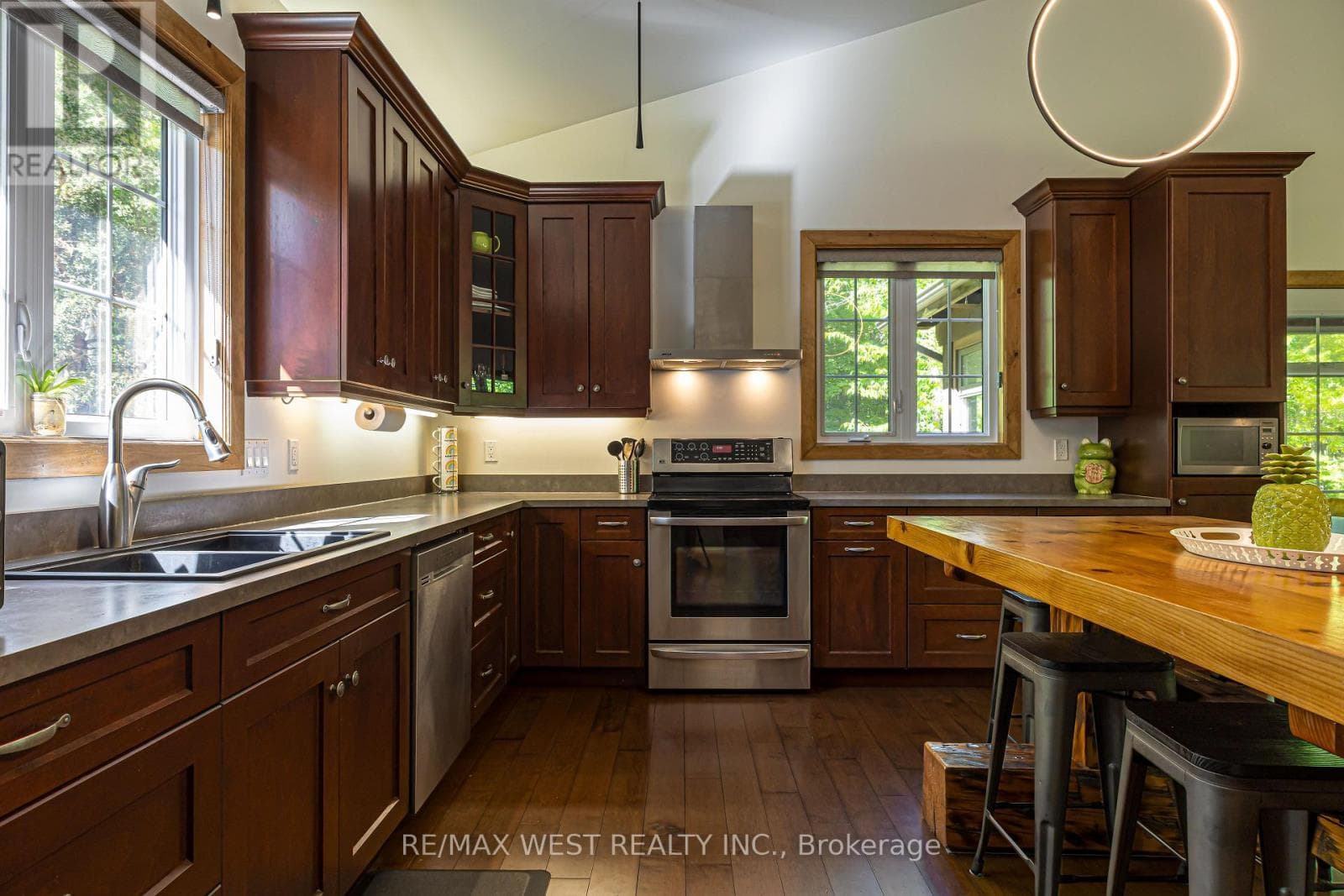 215 FLATROCK ROAD, Toronto — photo 4