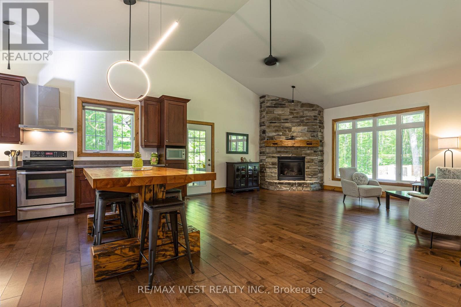 215 FLATROCK ROAD, Toronto — photo 5