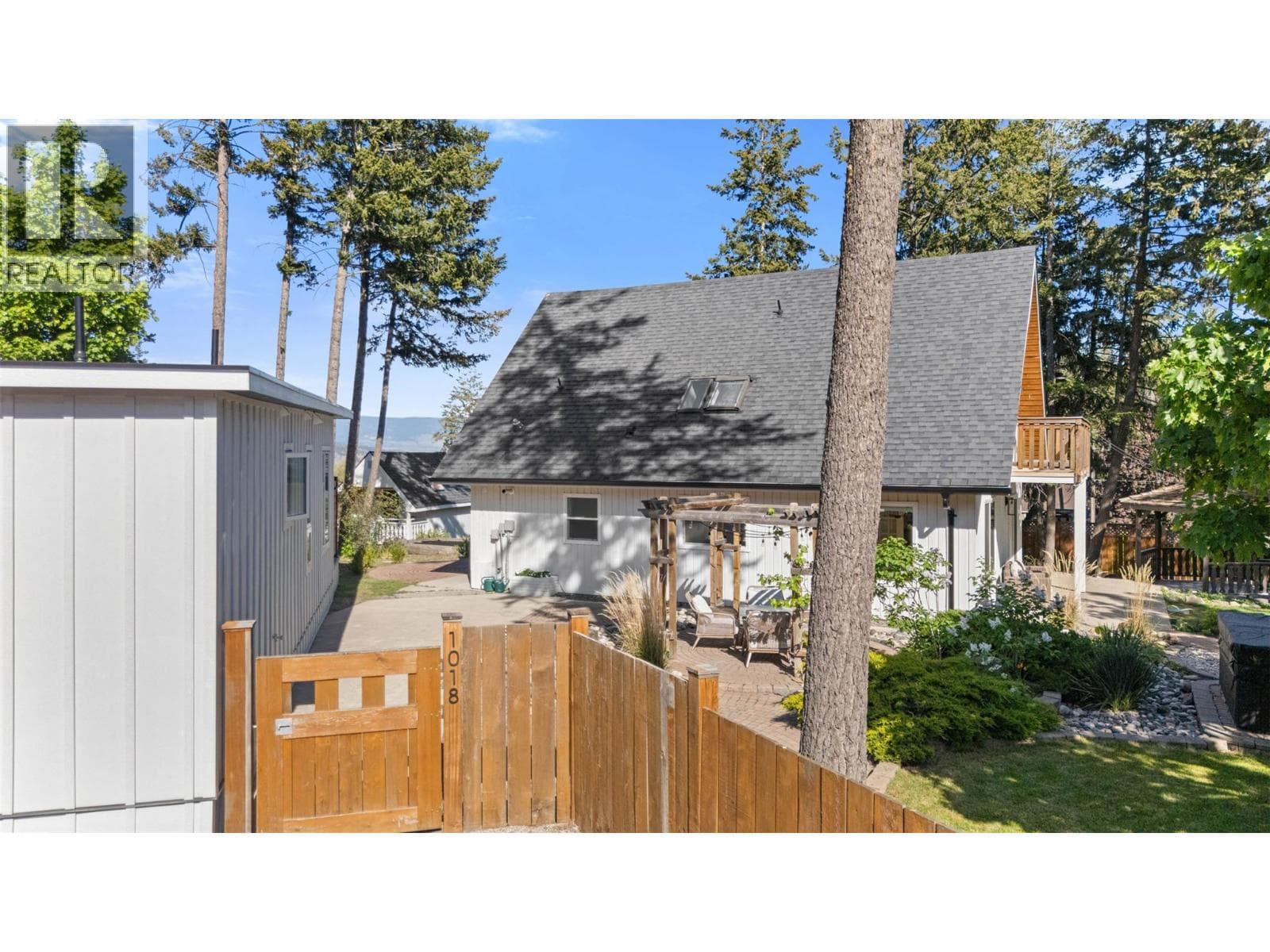 Units #1 & 2 1018 West Kelowna Road, Interior REALTORS® — photo 3