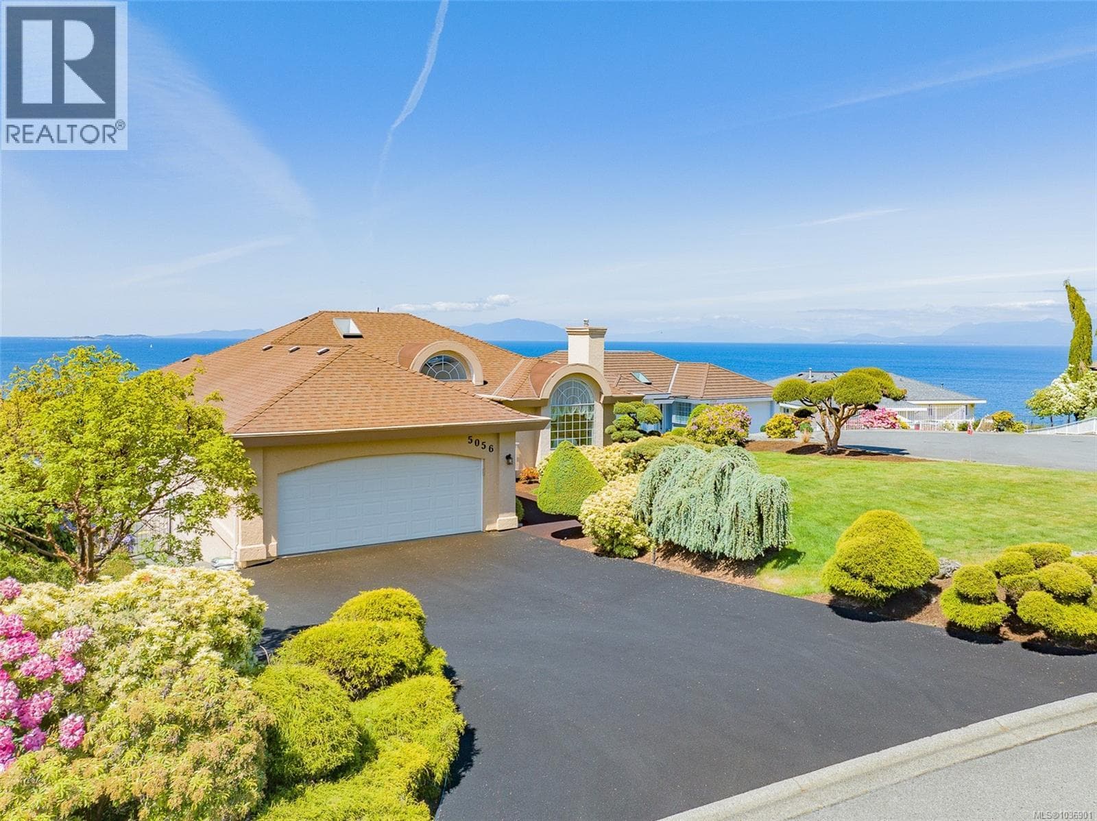 5056 VISTA VIEW CRESCENT, Vancouver Island