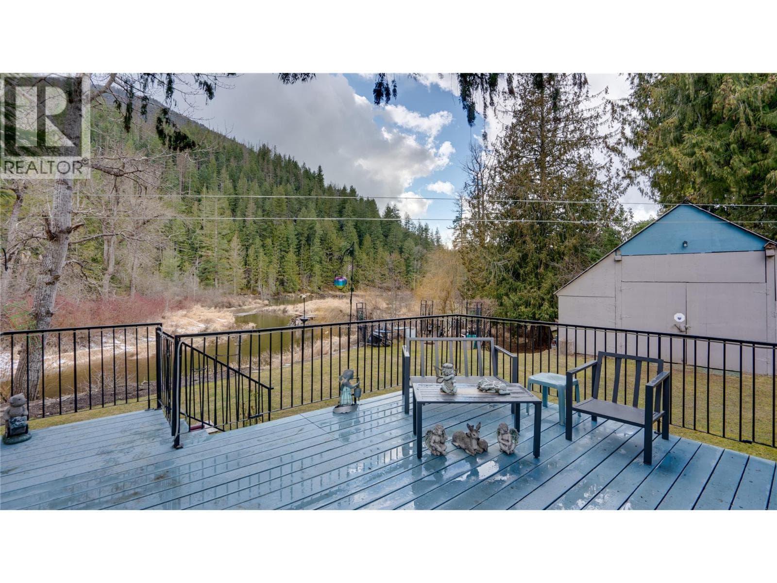 630 Enderby Mabel Lake Road, Interior REALTORS® — photo 5