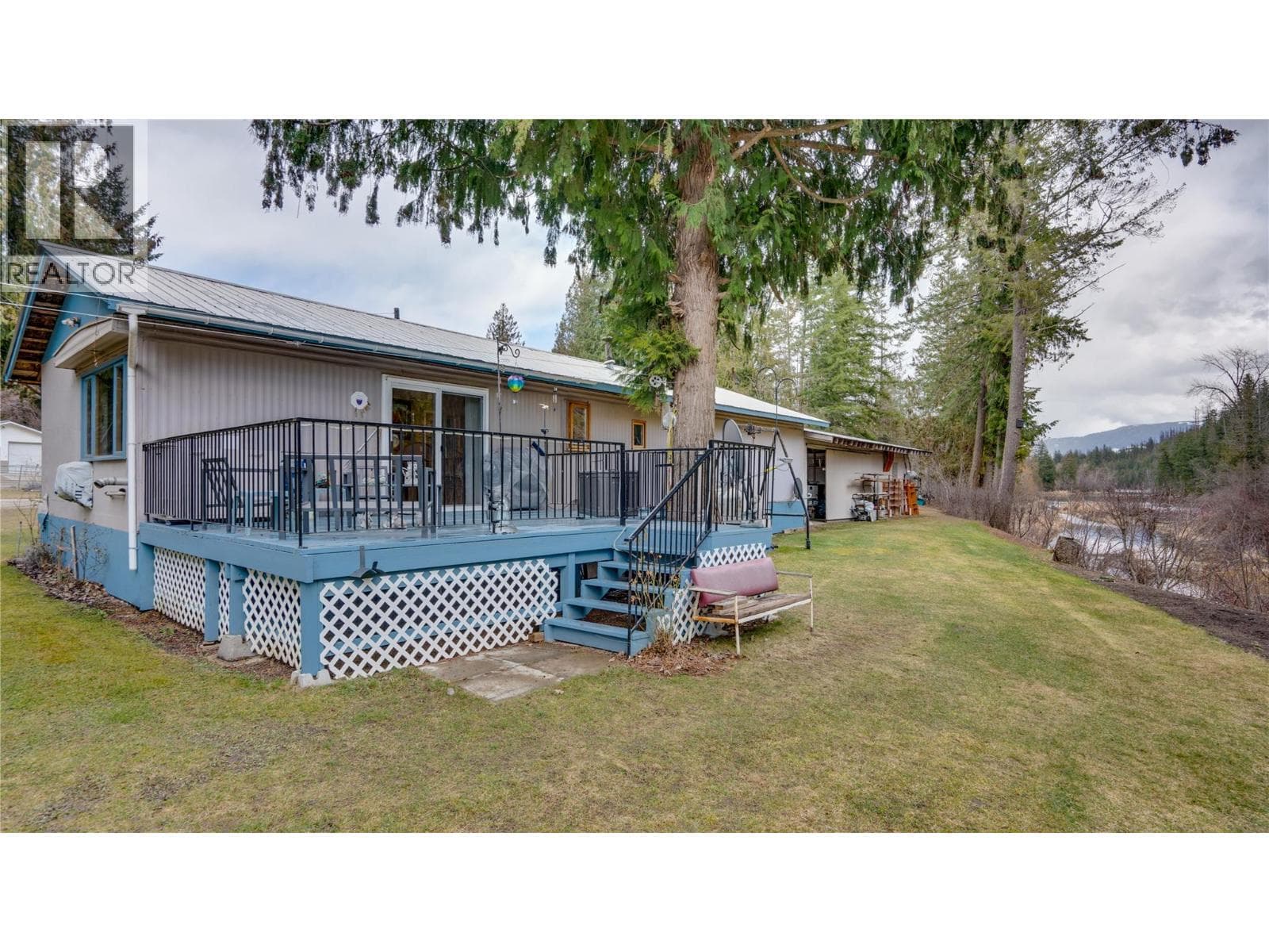630 Enderby Mabel Lake Road, Interior REALTORS® — photo 3