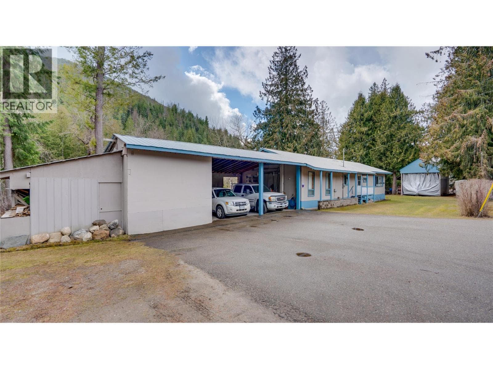 630 Enderby Mabel Lake Road, Interior REALTORS® — photo 2