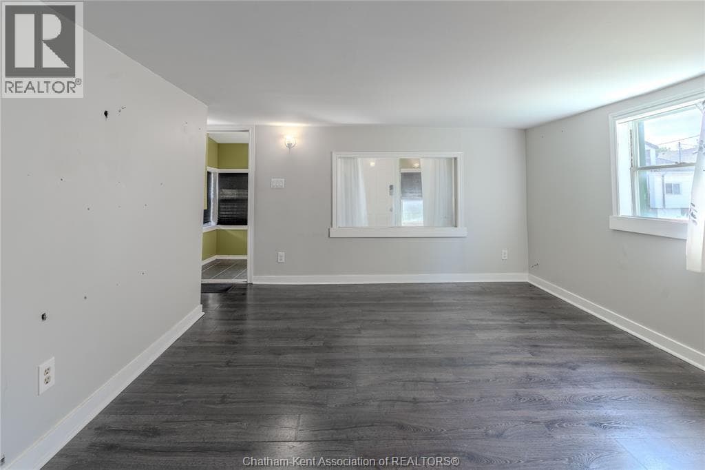 32 Degge STREET, Chatham Kent — photo 4