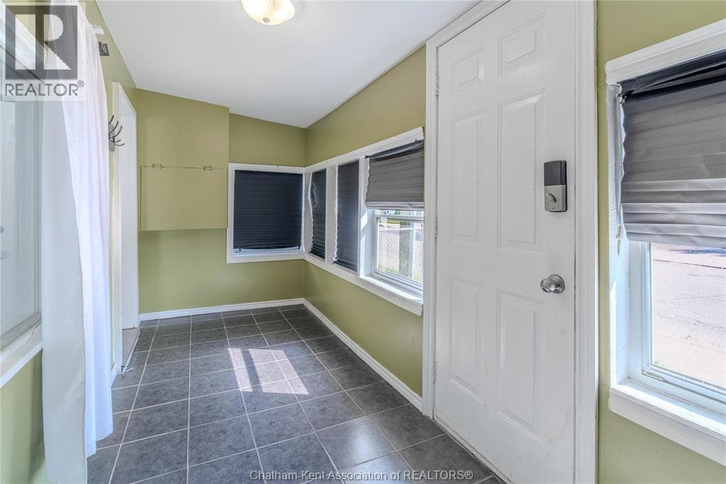 32 Degge STREET, Chatham Kent — photo 2