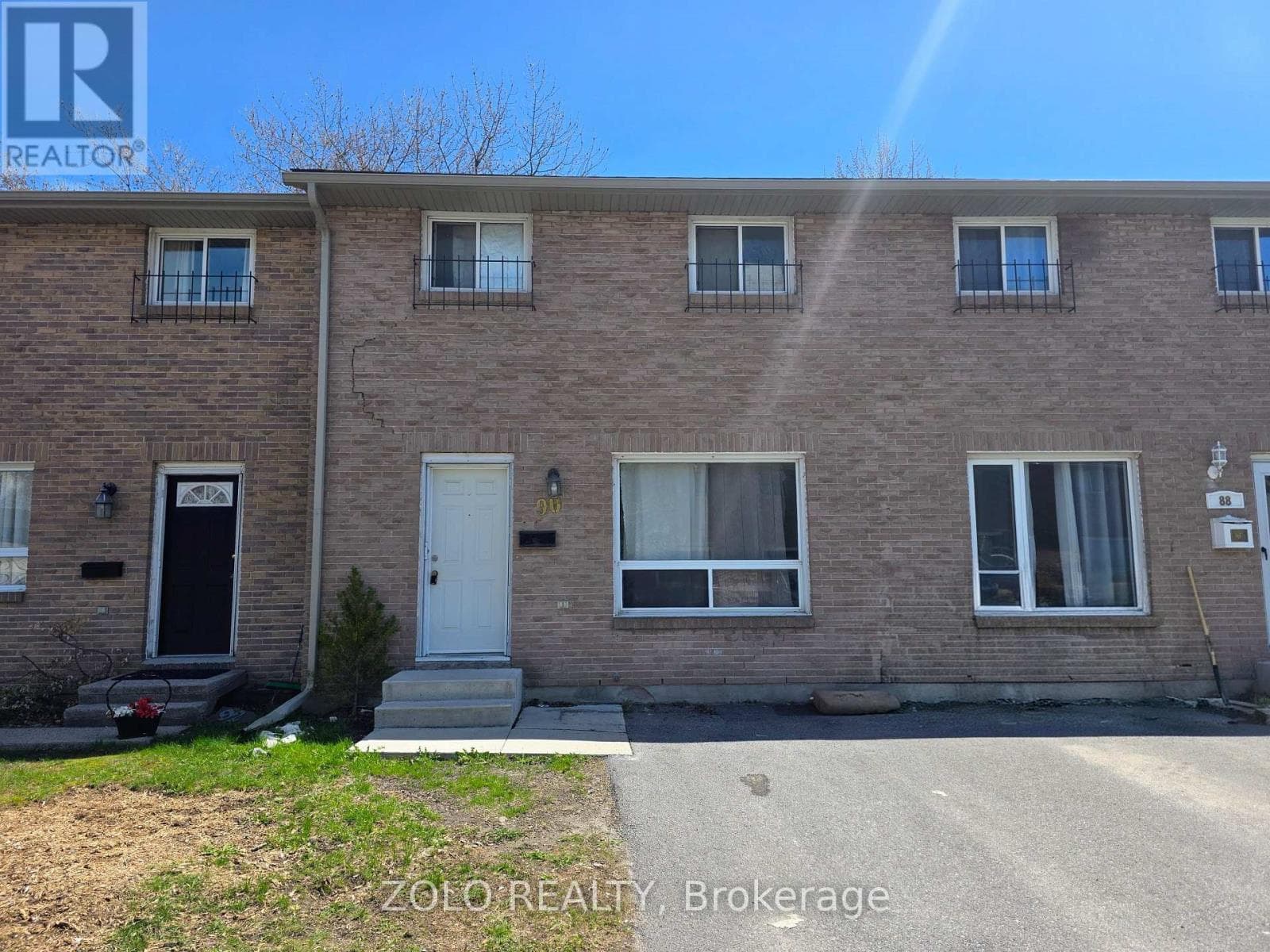 35 - 90 ROSEMUND CRESCENT in Strathcona Park