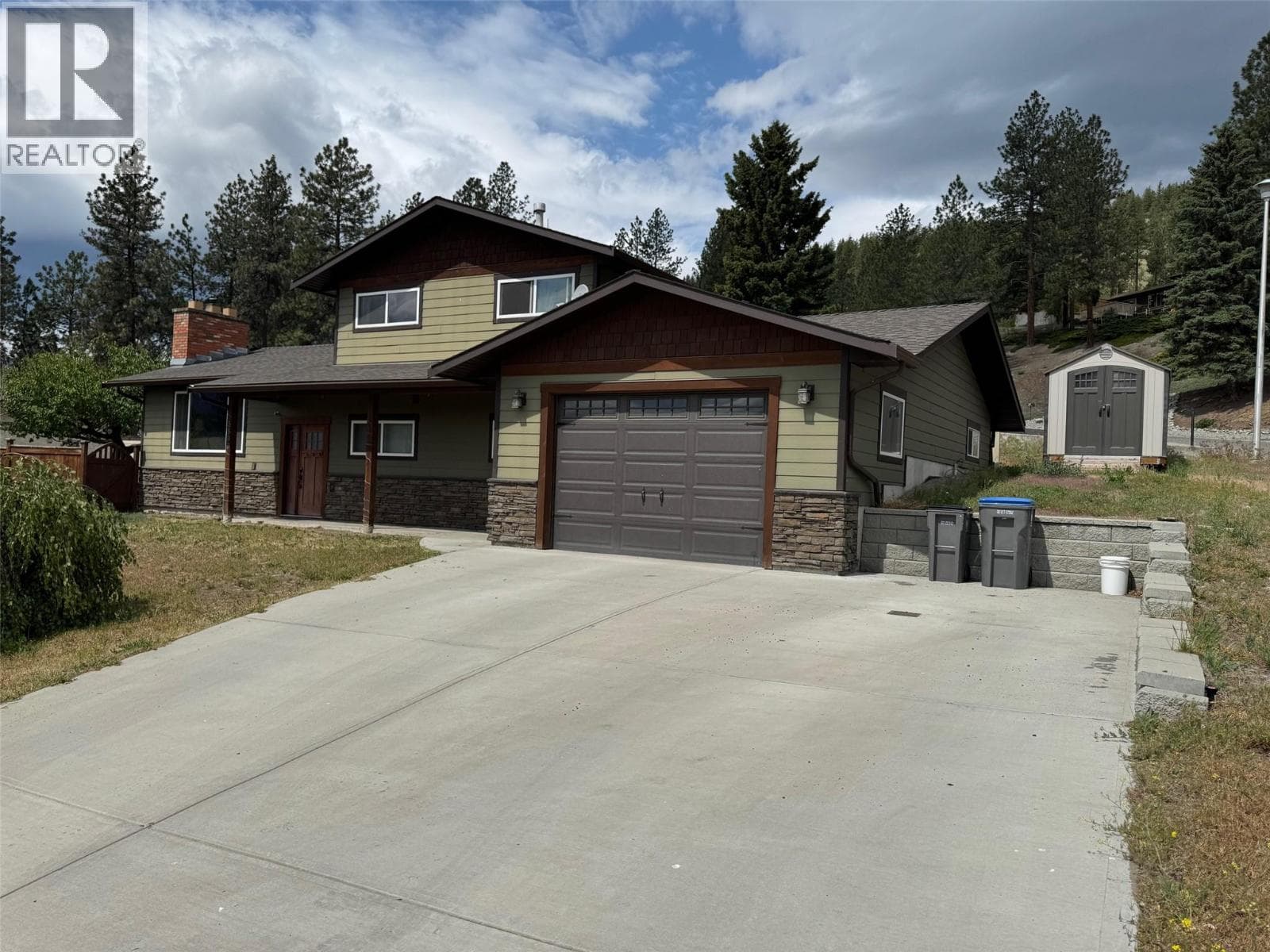 3399 Pineridge Drive in 