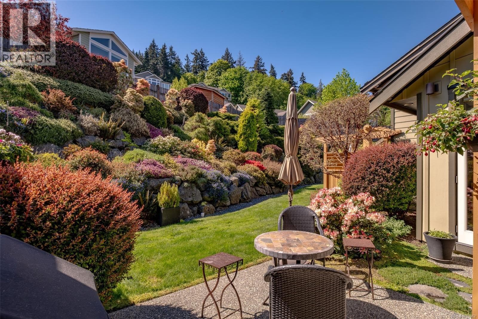102 5418 Jacobs Lane, Vancouver Island — photo 4
