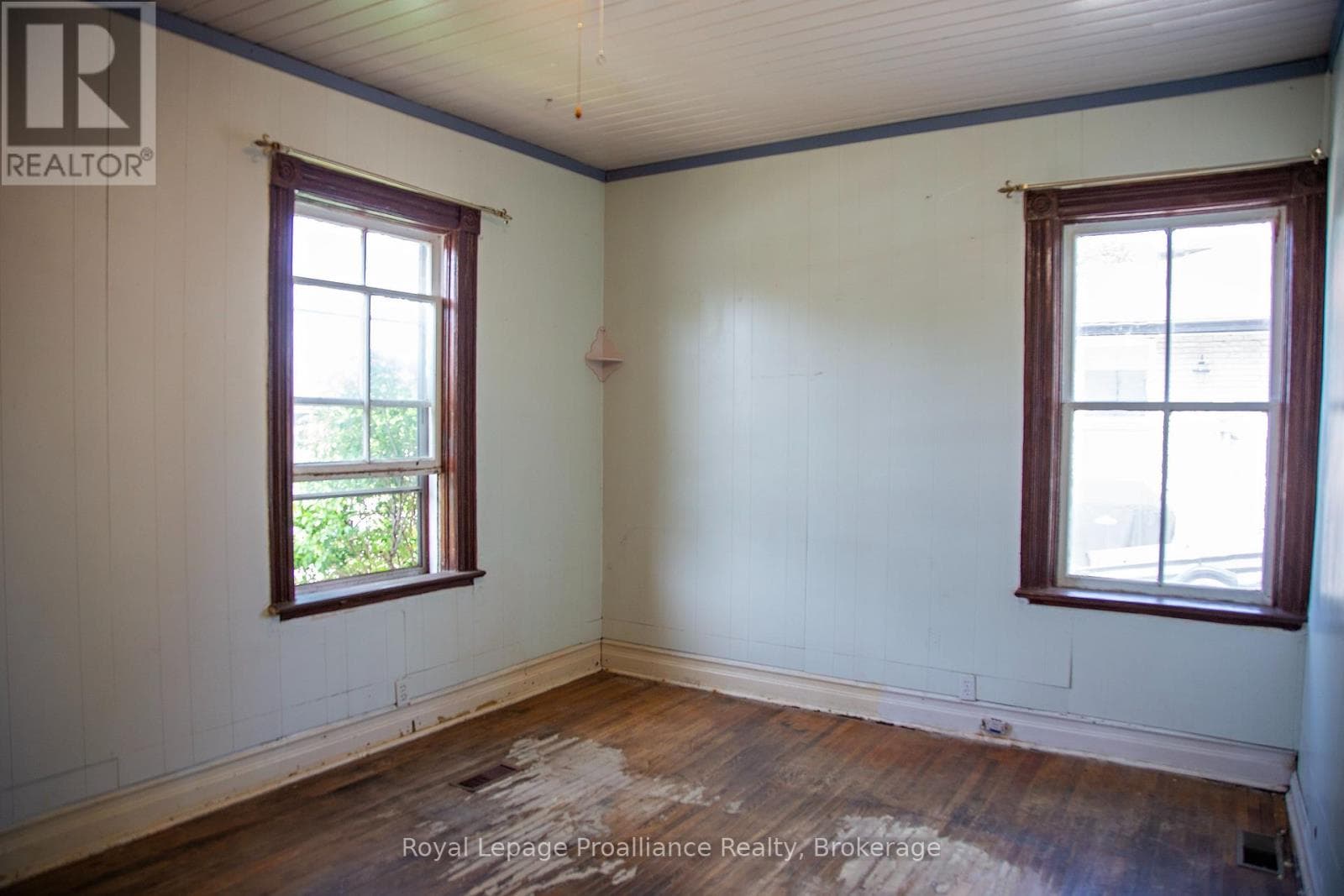 365 ST. JOSEPH STREET, Central Lakes — photo 4