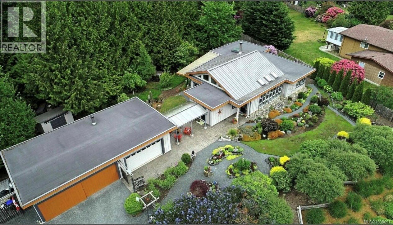 3881 Charlton Dr, Vancouver Island