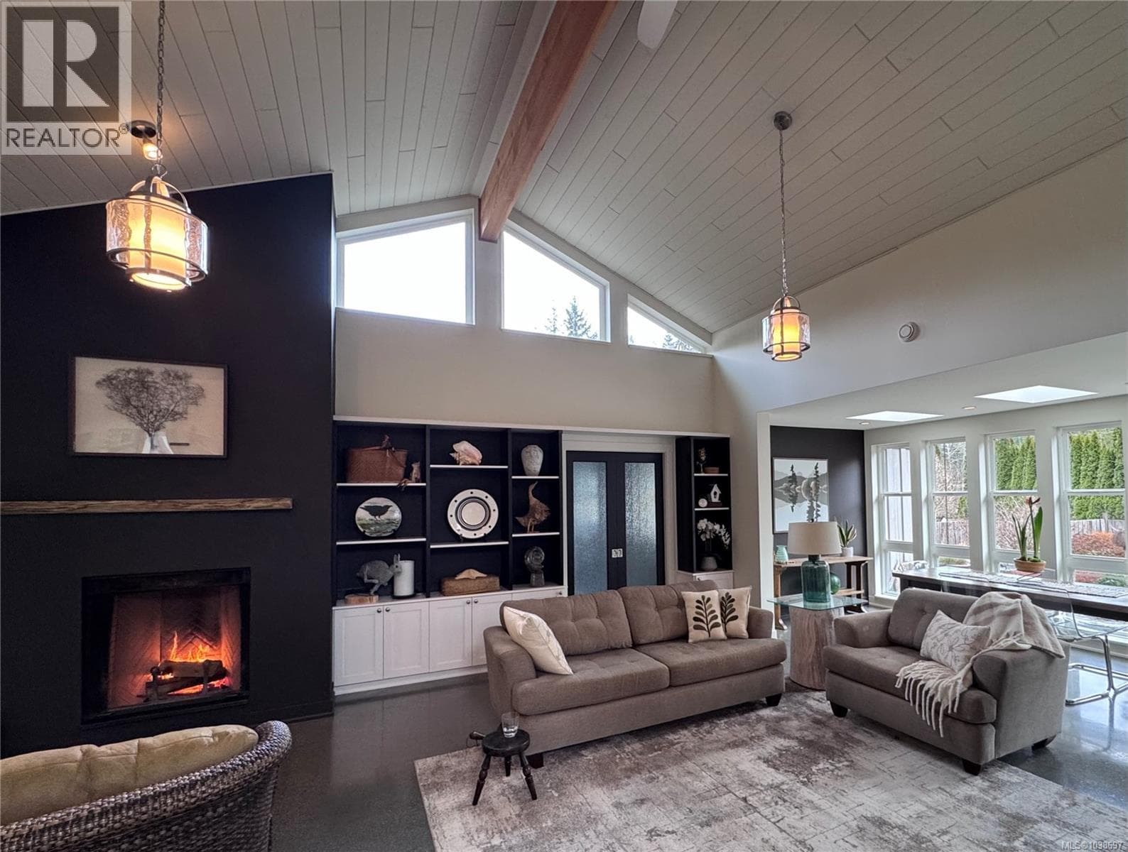 3881 Charlton Dr, Vancouver Island — photo 2
