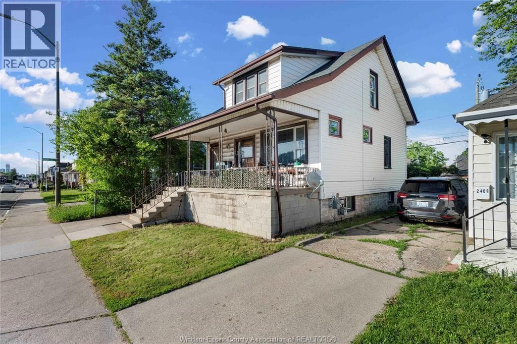 2404 HOWARD AVENUE, Windsor — photo 2