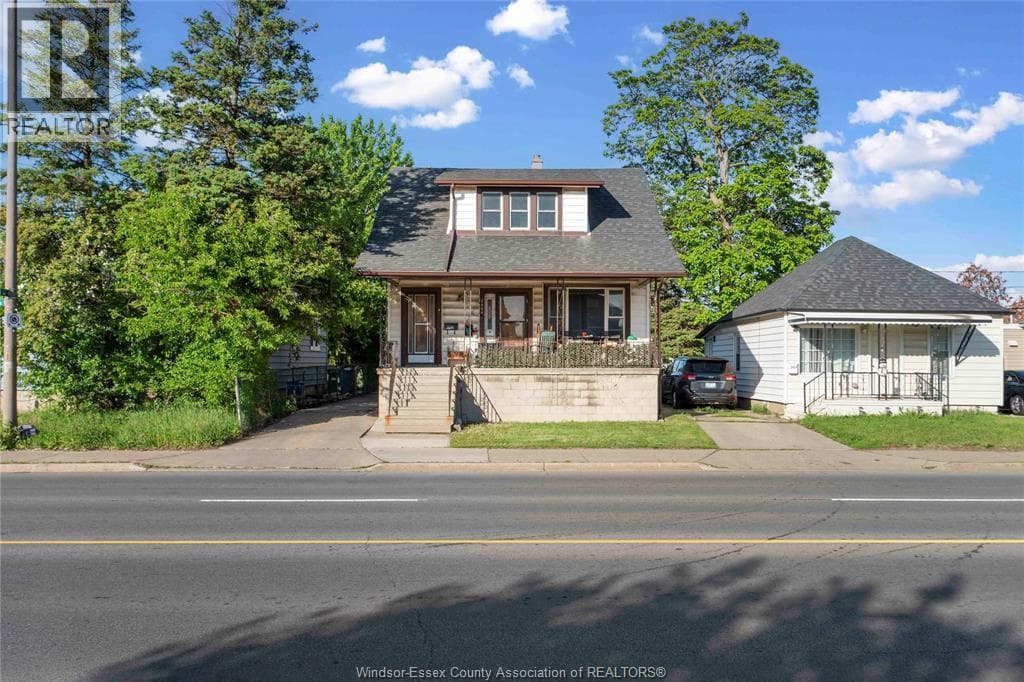 2404 HOWARD AVENUE, Windsor — photo 3