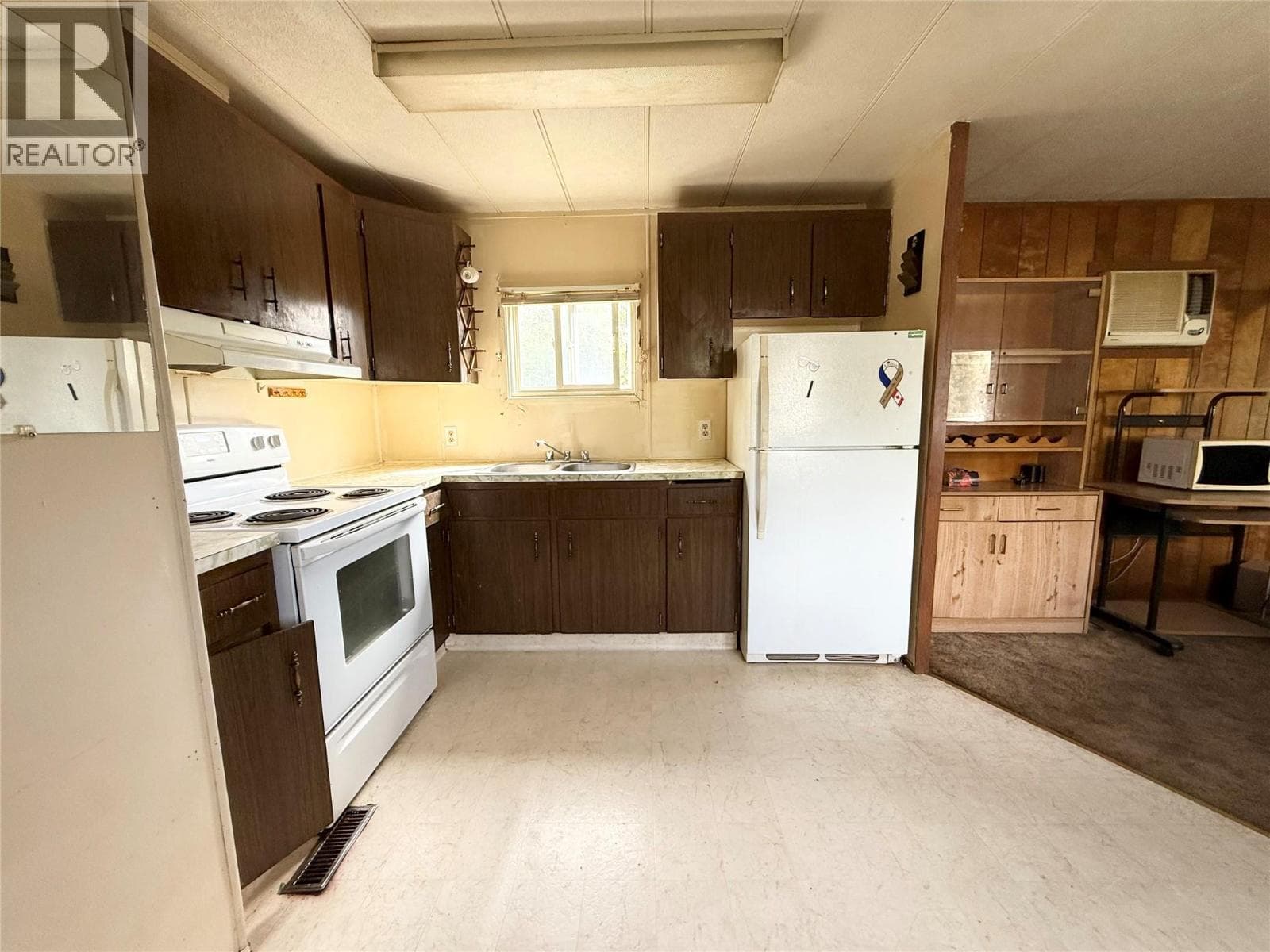 1226 Houston Street, Interior REALTORS® — photo 2