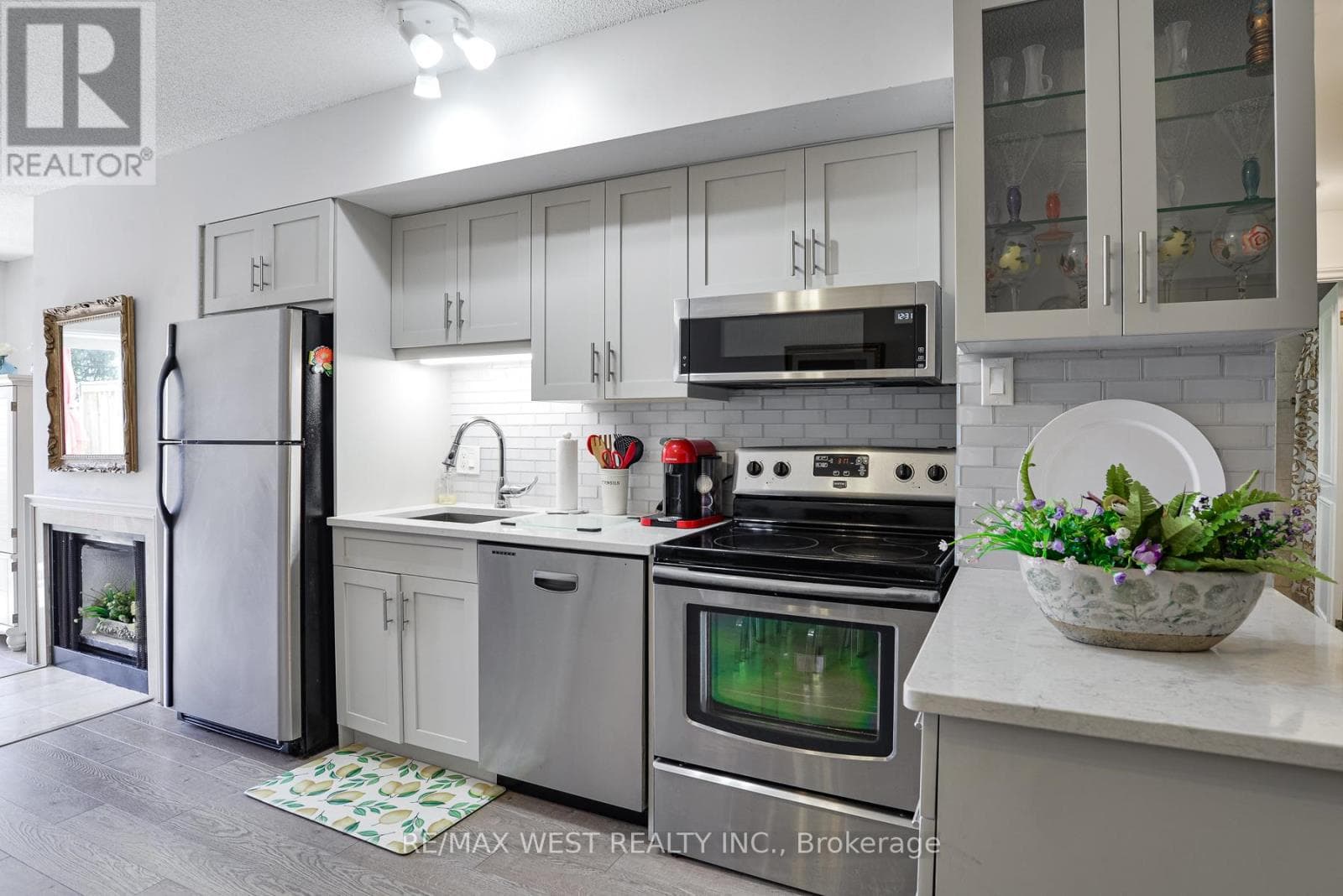 16 - 60 LAGUNA PARKWAY, Toronto — photo 4